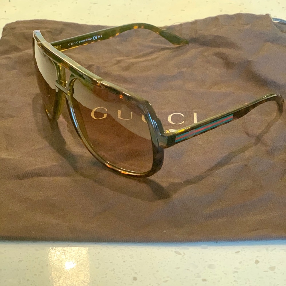 Gucci Oversized Aviator GG1622S